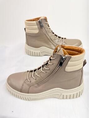 GELATO TENOR WOMEN'S boots sjze 39 / 8.5